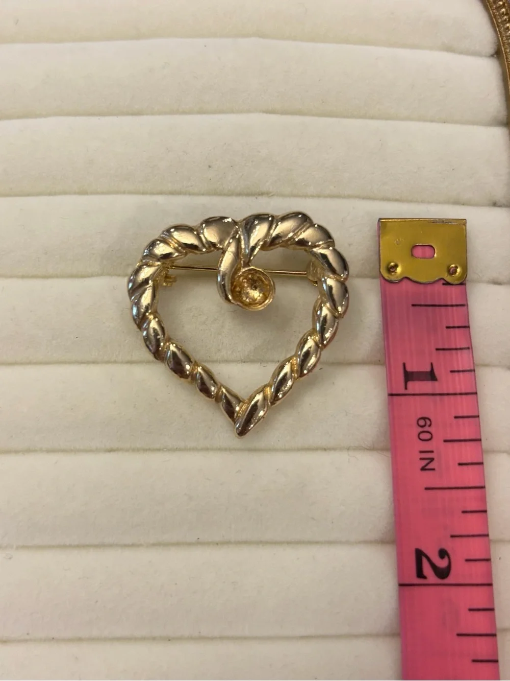 Twisted Heart Brooch Pin Gold Tone Missing Stone Simplistic‎ Minimalist